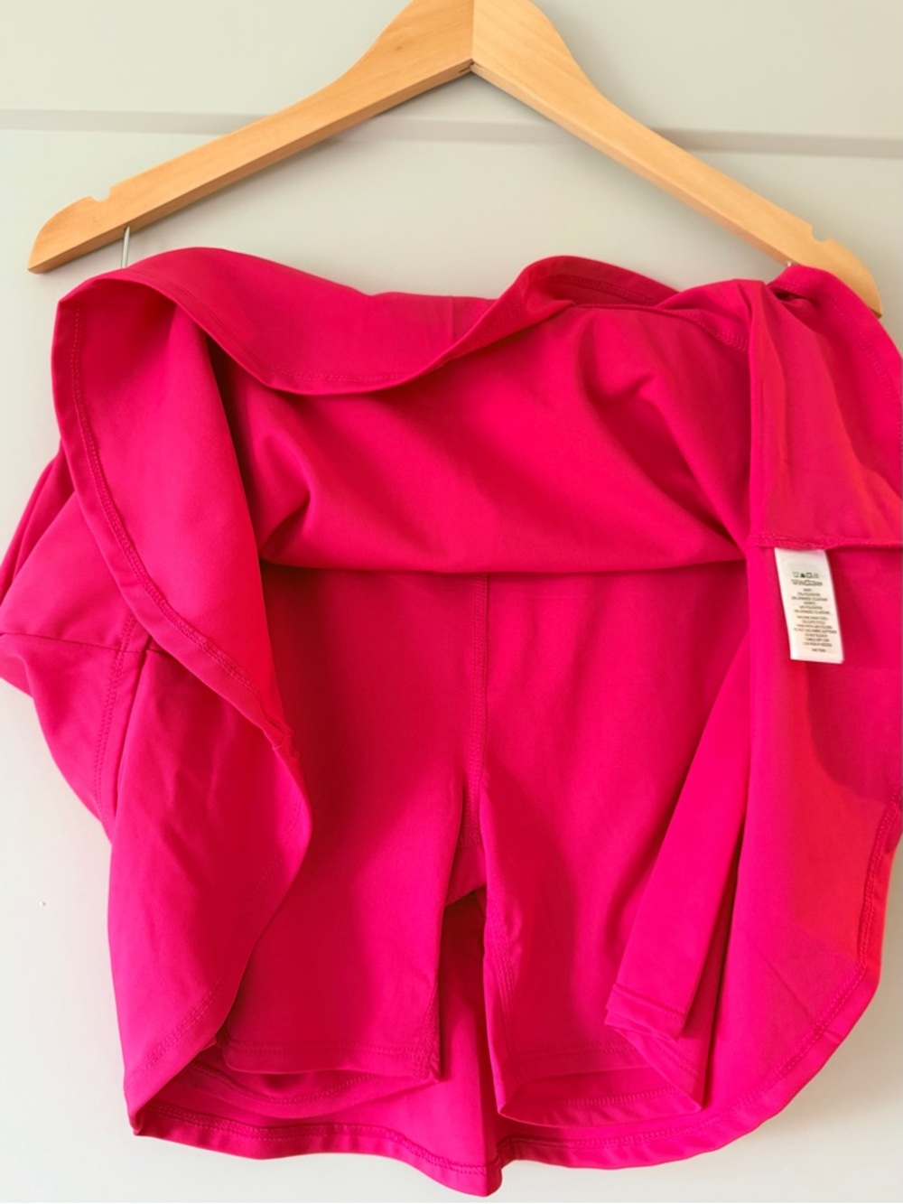 Tommy Bahama Golf Hot Pink Ruffle Skort Size Medium - Picture 3 of 6